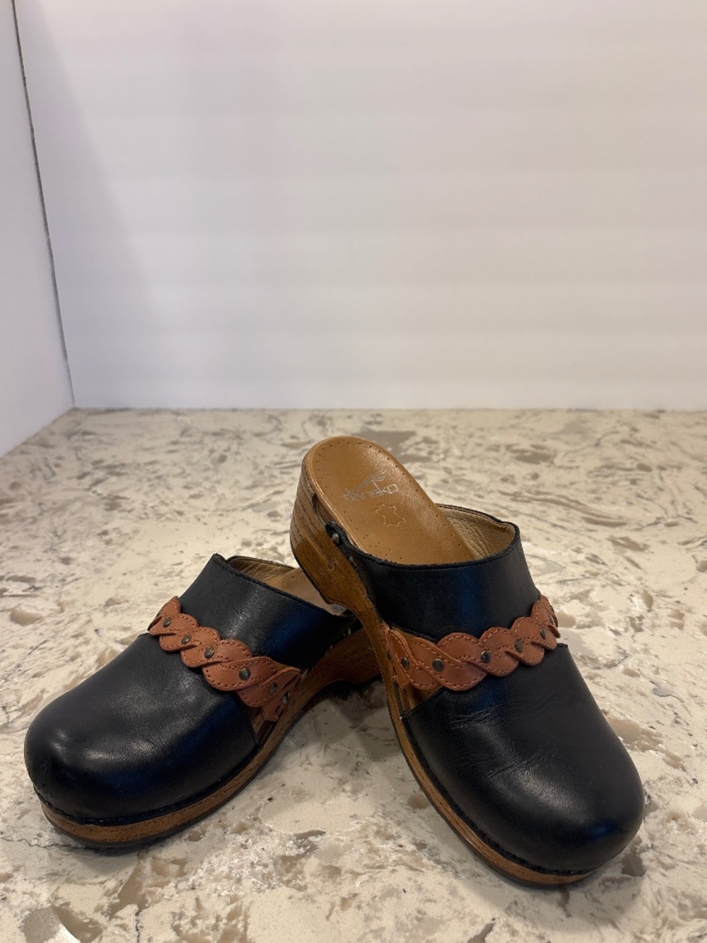 Dansko Sherise Black Leather Clogs With Brown Braided Strap Size 37